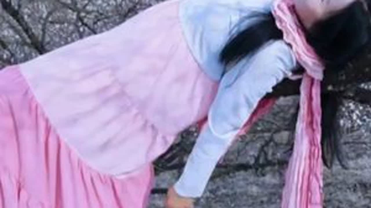 长诏水库：水下桥重见天日，梅开正艳 浙江省绍兴市新昌县长诏水库，又叫沃洲湖，沿岸风光优美，历史底蕴丰厚，可以作为休闲旅游目的地。如今长诏水库库尾干涸，骑龙桥重见天日，不妨来打卡参观！水库尽头...