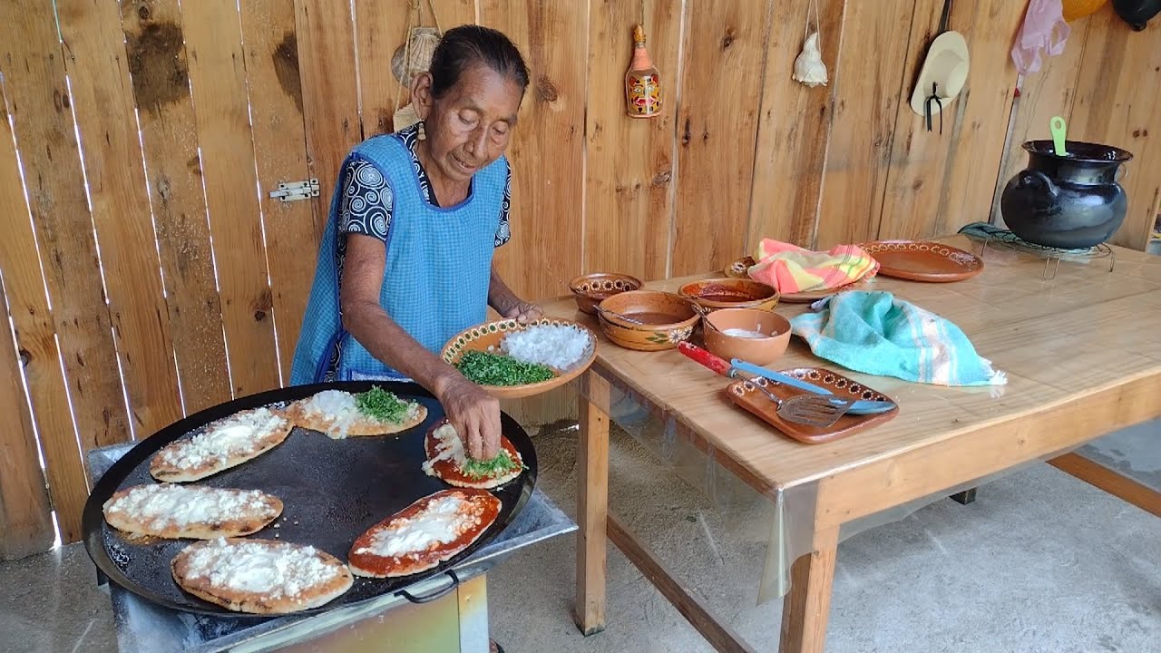 Asi Preparo Los Tradicionales Huaraches Mexicanos Para La Noche Mexicana | DOÑA LUPITA
