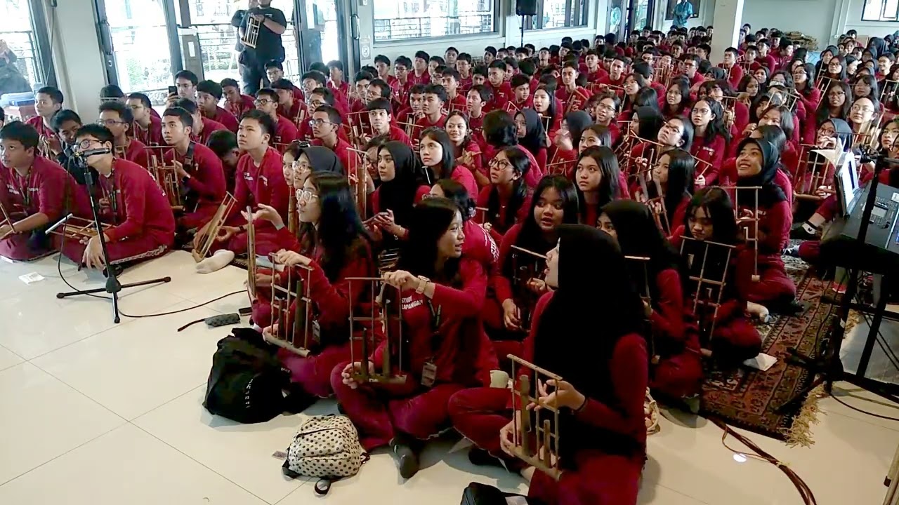 SMA Labschool Cireundeu Jakarta Selatan #Angklung di Bale Seni Barli   #Kotabaruparahyangan IG