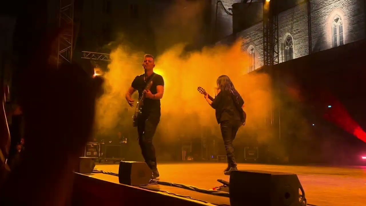 Descending to nowhere - Rodrigo y Gabriela - PERPIGNAN 2024 (Live au Campo)