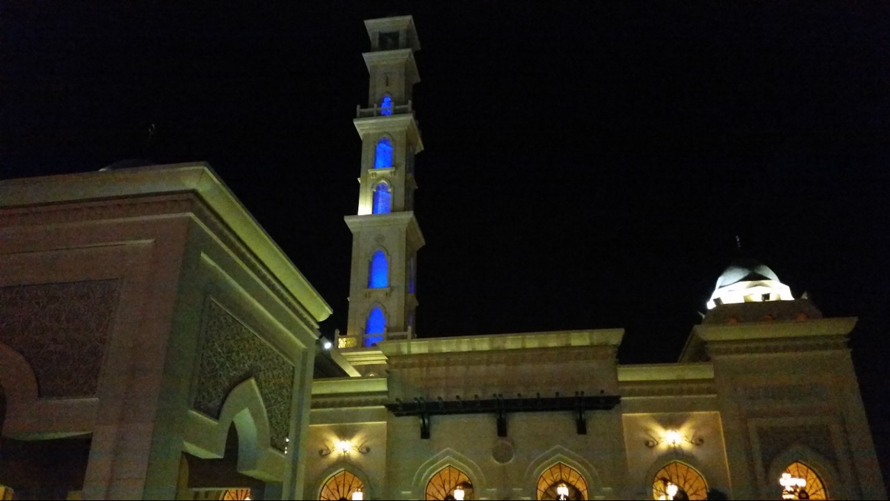 مسجد الرحمن في دبي فيستيفال سيتي