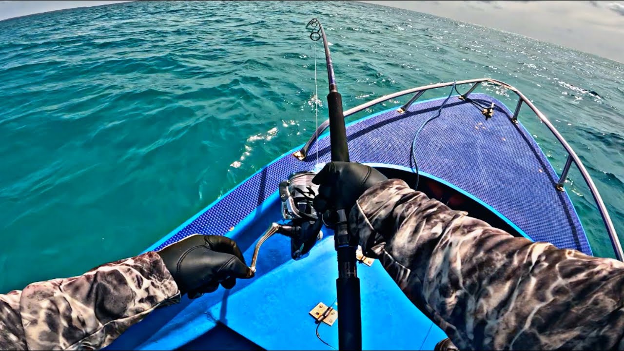 LIGHT POPING LURE MARIA 60 GRAM - ROD DAIWA SALTIGA GX PE 4 - DISAMBAR GIANT TREVALLY