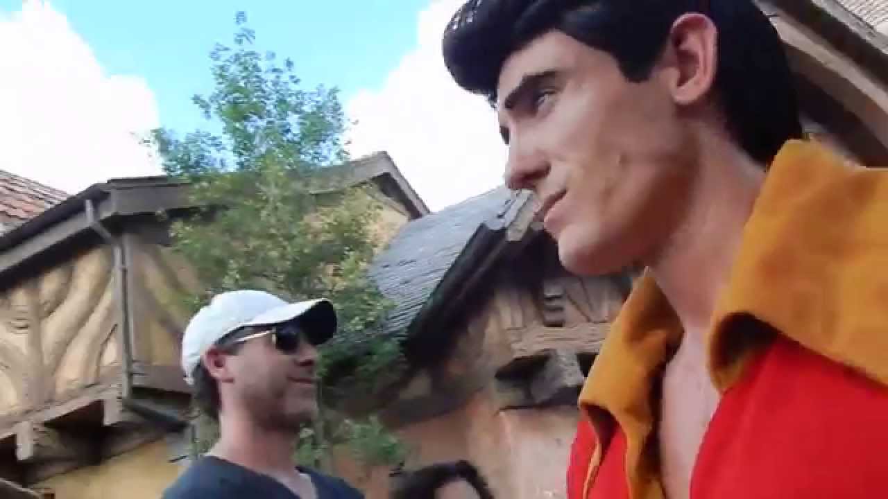 GASTON Surprises a Tour Group at Disney World Magic Kingdom!