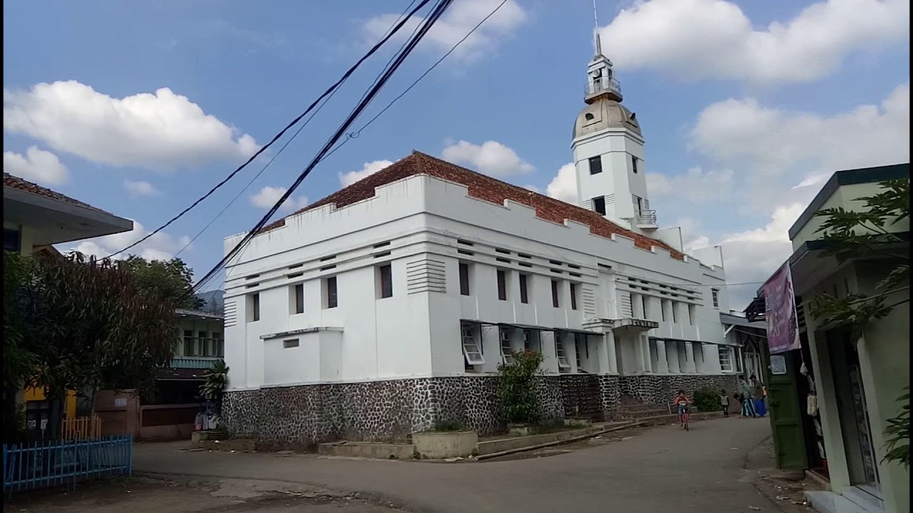 Video Dokumenter Masjid Cipari GARUT - kelompok 5 (Prodi Arkeologi)