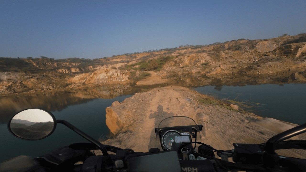 No Hurry, No Race. Scrambling the Aravallis on a Saturday Morning