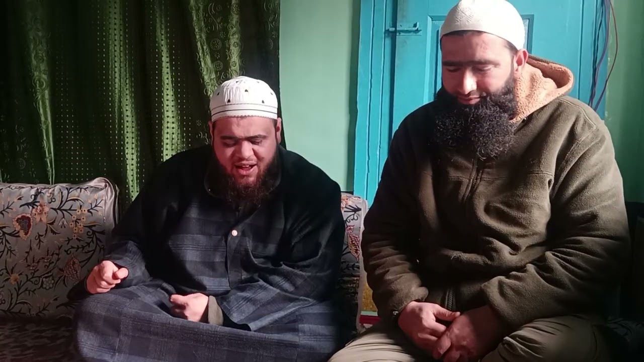 نابینا حافظ قرآن محترم شاہد صاحب کولگام اللہ تعالیٰ سلامت رکھیں آمین 