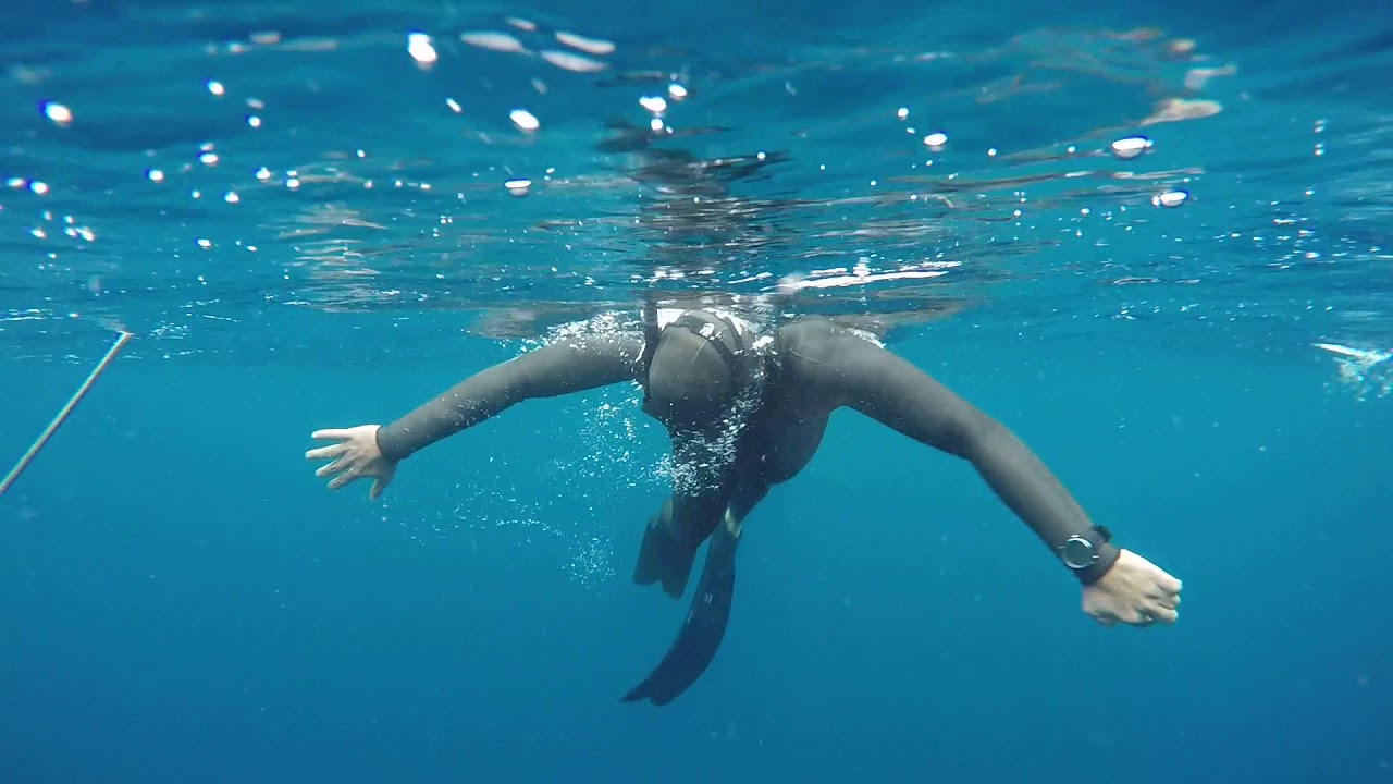 Davide Carrera freediving to 100m with strong current in Apnea Bali