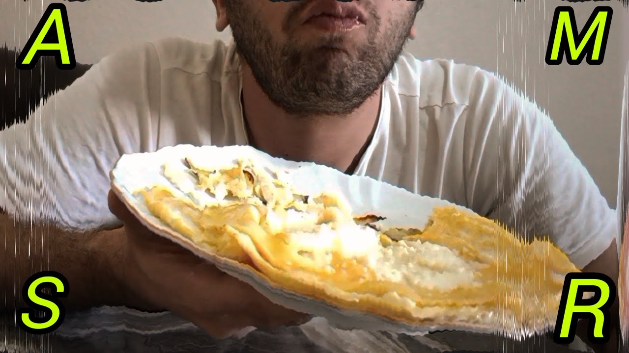 Bol peynirli yumurta omlet ve altında kızarmış patates gömüyoruz veya asmrlıyoruz #asmr #crunchy 