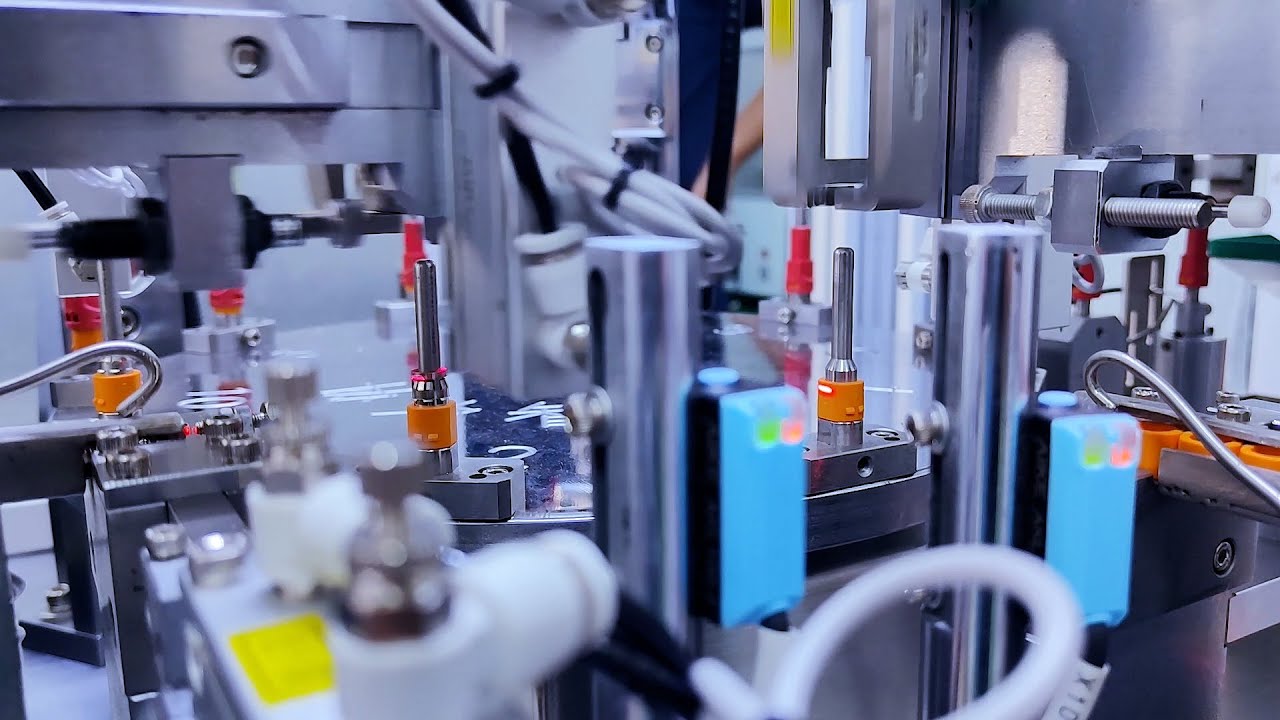High current electrical connector automatic assembly machine