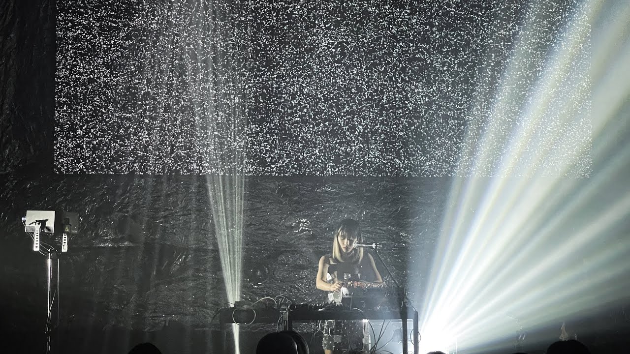 mach&igrave;na - Mirror the Compass Point (Live at WOMB 2021)