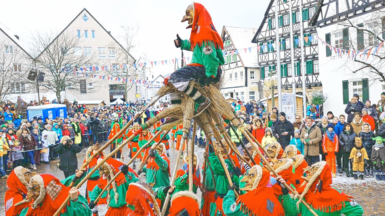 German carnival in Pfullingen 4K. Gruppe Trochtelfingen. Fasnetsumzug. Fasching.