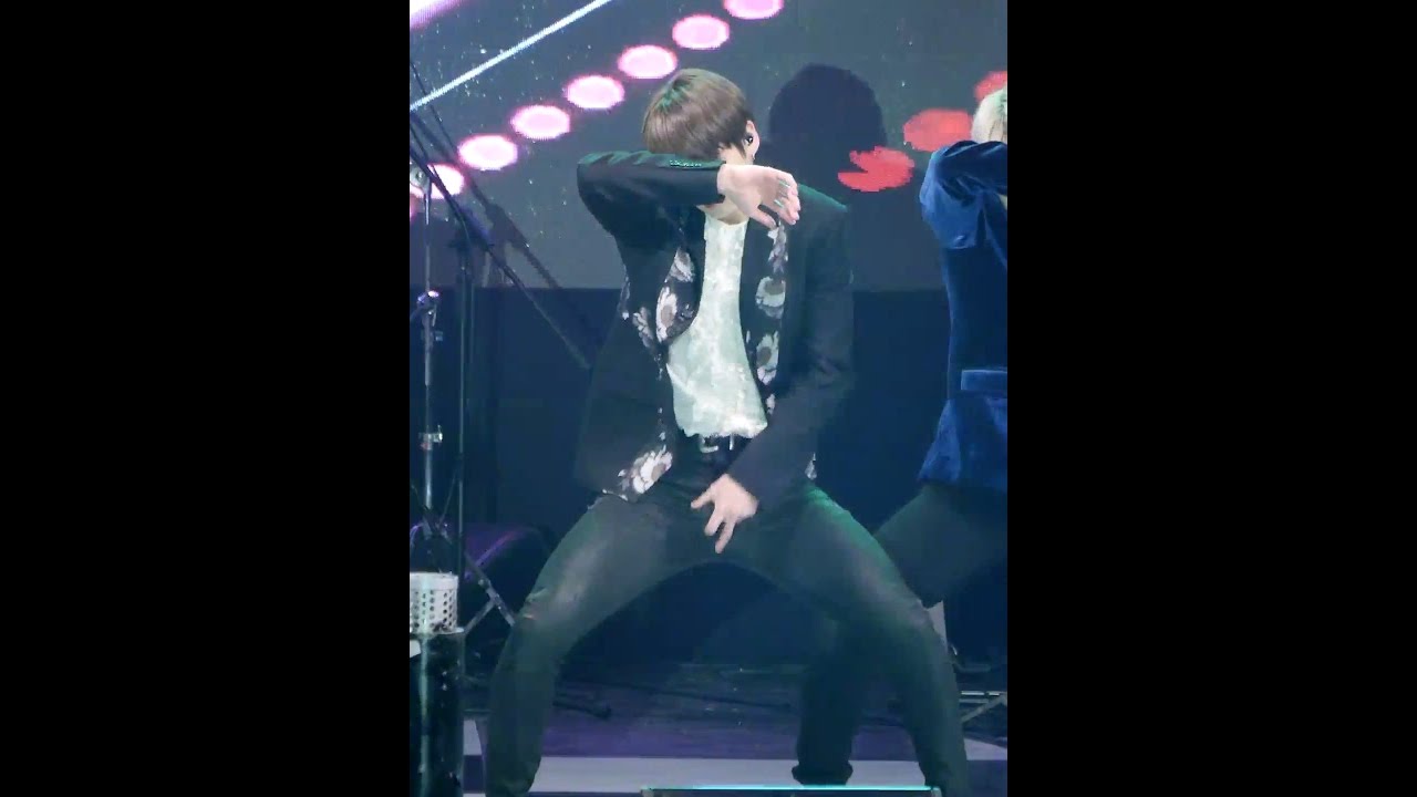 161222 방탄소년단 (BTS) - 피 땀 눈물 (Blood Sweat & Tears) [정국] JungKook 직캠 Fancam (금산군민 한마음 음악회) by Mera