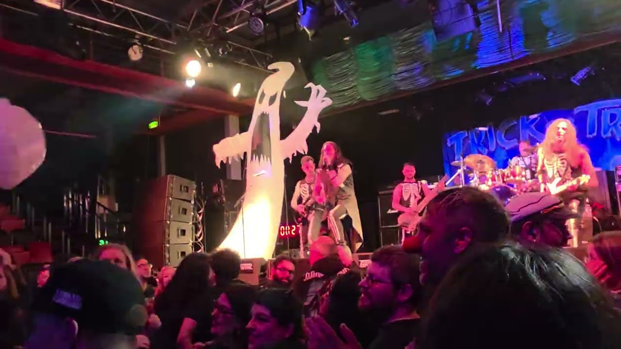 Trick or Treat - Evil Needs Candy Too (Live at 70000 Tons of Metal)