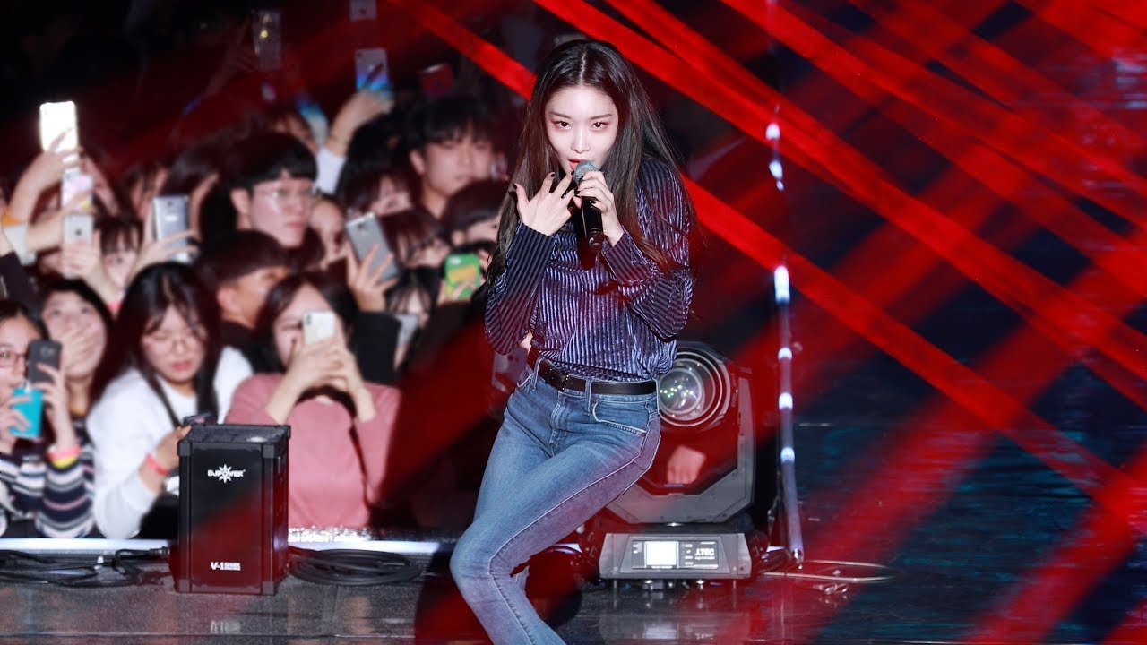 청하 (CHUNGHA) 롤러코스터 Roller Coaster 4K 60P 직캠 러닝폼 190219 락뮤직