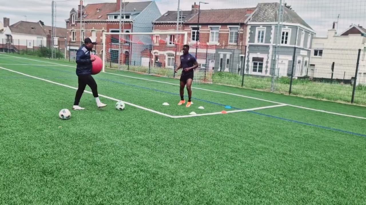 Le travail continue 💪🏽 🇦🇴 ⚽ 🇫🇷 ✨