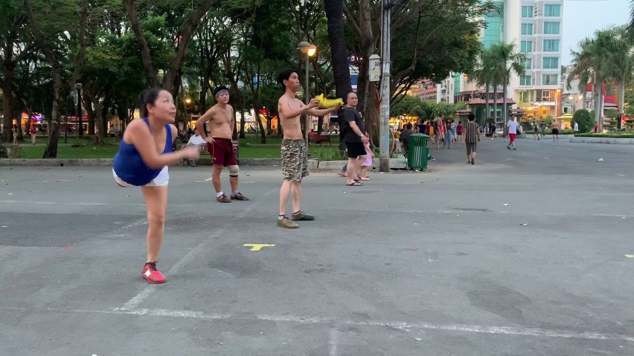 le Plumfoot au Vietnam  un sport pratiqu&eacute;  des artistes joueurs