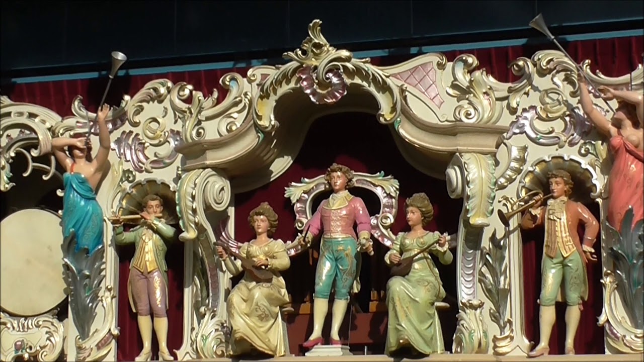 Vader's 87 key Gavioli fairground organ plays 
