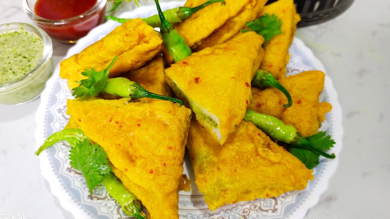 Aloo ke Pakode | Simple and Easy Crispy Aaloo Bread Pakoda | Street Style Bread Pakoda