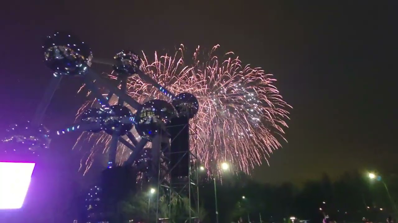 New Year 2026 Fireworks Atomium Brussels Belgium | Feu d'artifice nouvel an 2026 Atomium Bruxelles