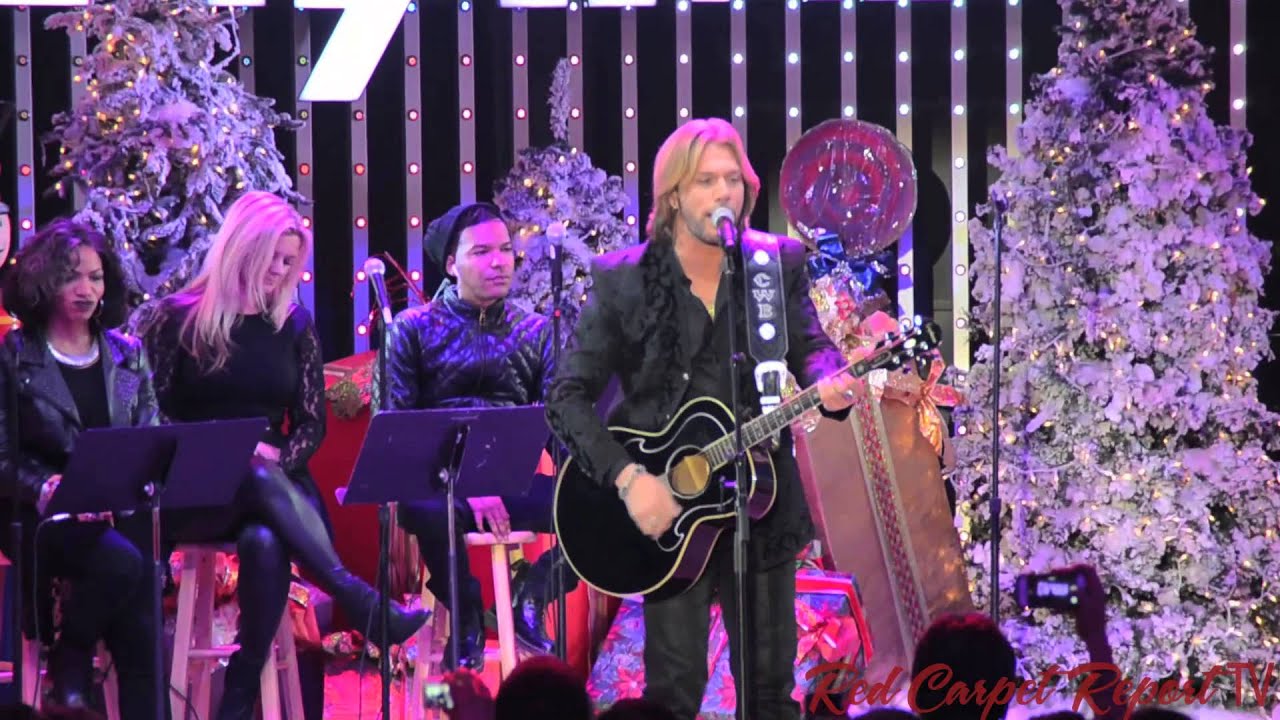 #TheVoice's Craig Wayne Boyd sings Johnny Cash’s “I Walk the Line” at Citywalk Event #TheVoiceTop10