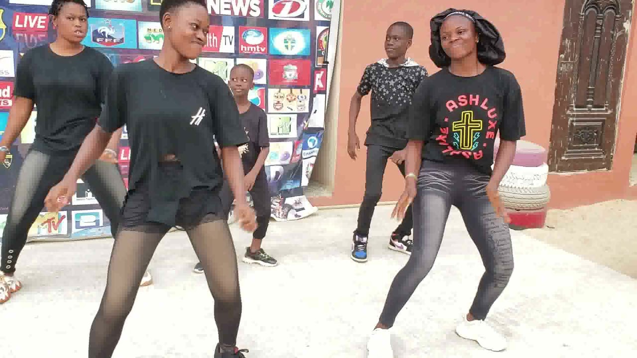 live display with the Sgfmi Dancers (Amaghimo)
