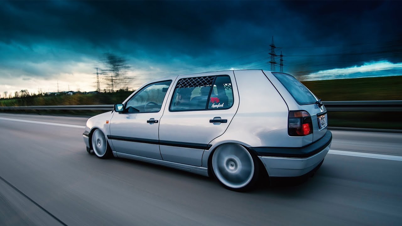 VW Golf 3 - ROLLHARD - static - lowered lifestyle - ROLLING SHOT - 4K