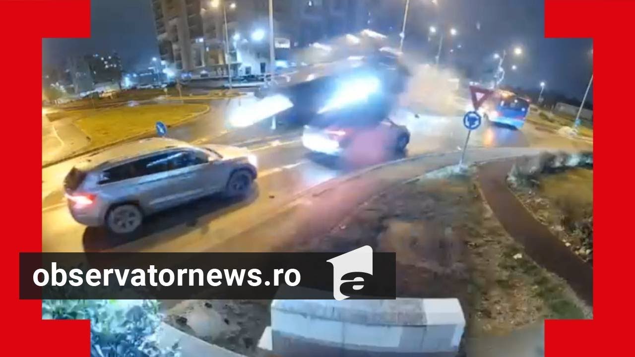 Şoferul care a zburat cu maşina în sensul giratoriu din Oradea a avut o criză de diabet