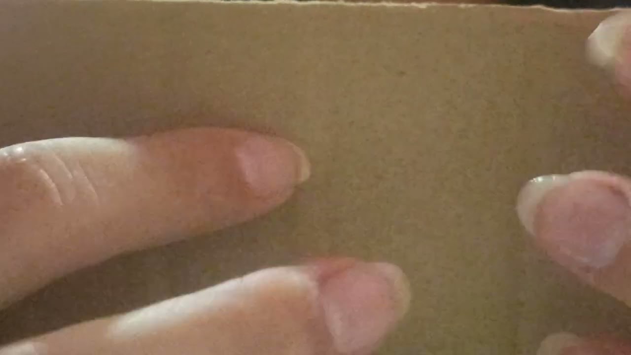 ASMR | TAPPING E SCRATCHING NO PAPELÃO