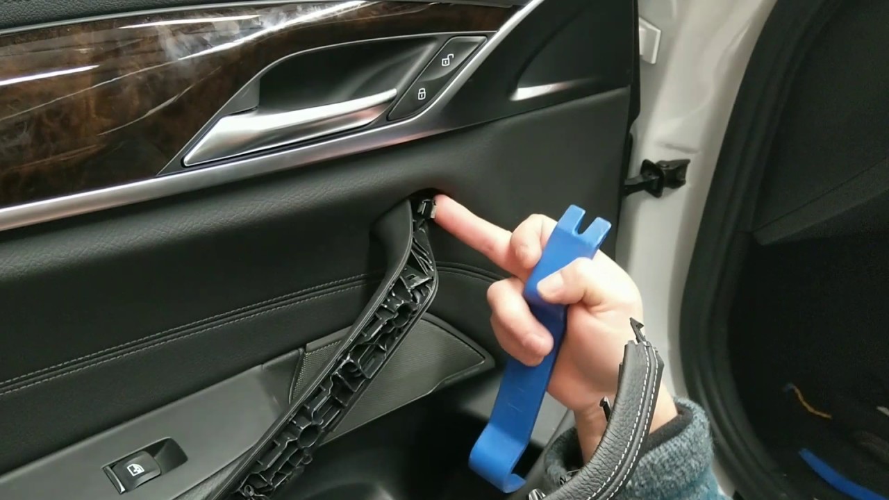 2017 BMW 5 series door trim removel