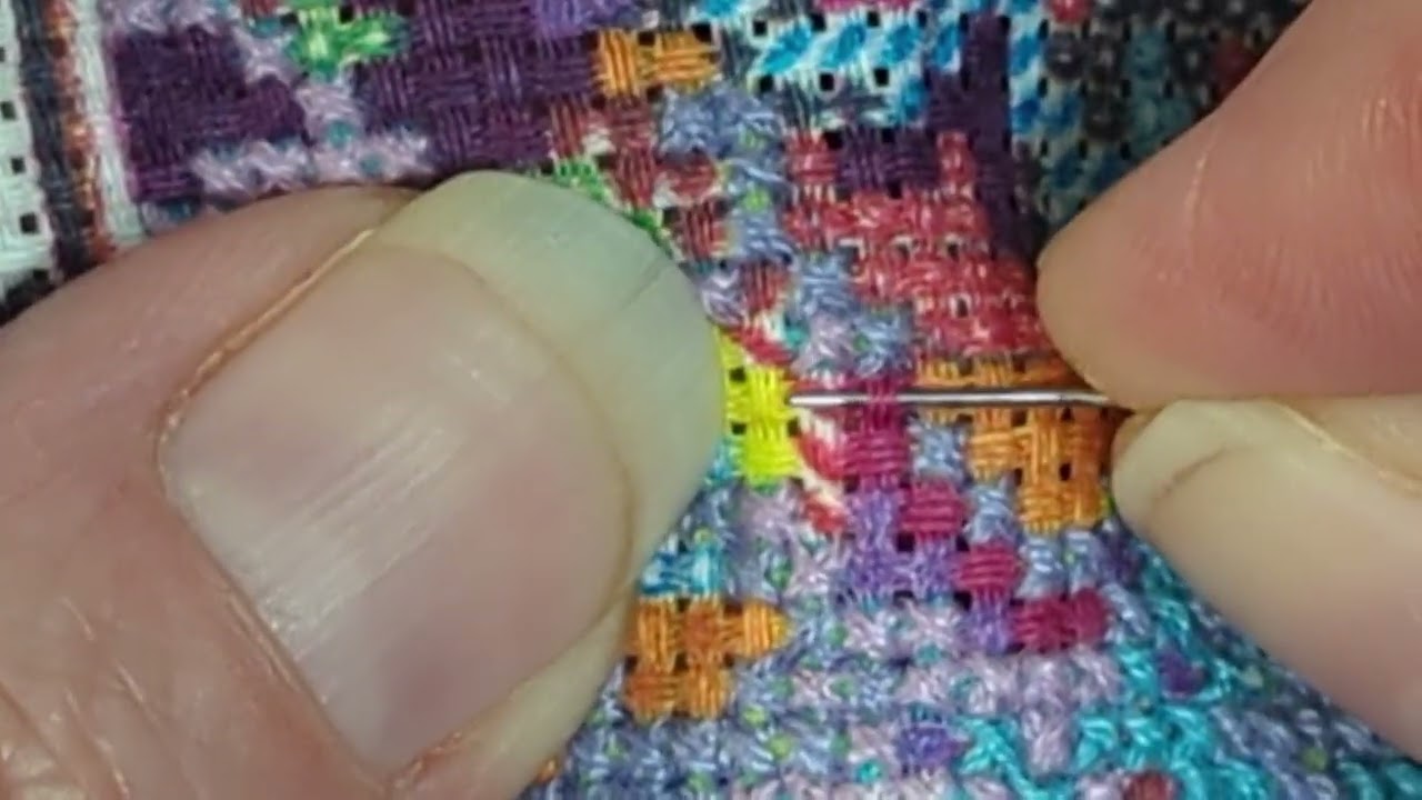 Come stitch with Crystal @Inhousecrafter. Tutorial on starting with the  loop method .2/9/26 