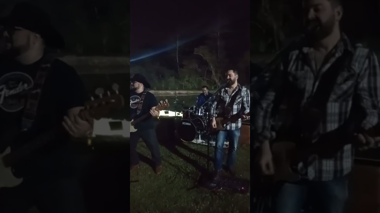 Alabama Colts tocando Eagles How Long  num Aniversario em Quatro Barras