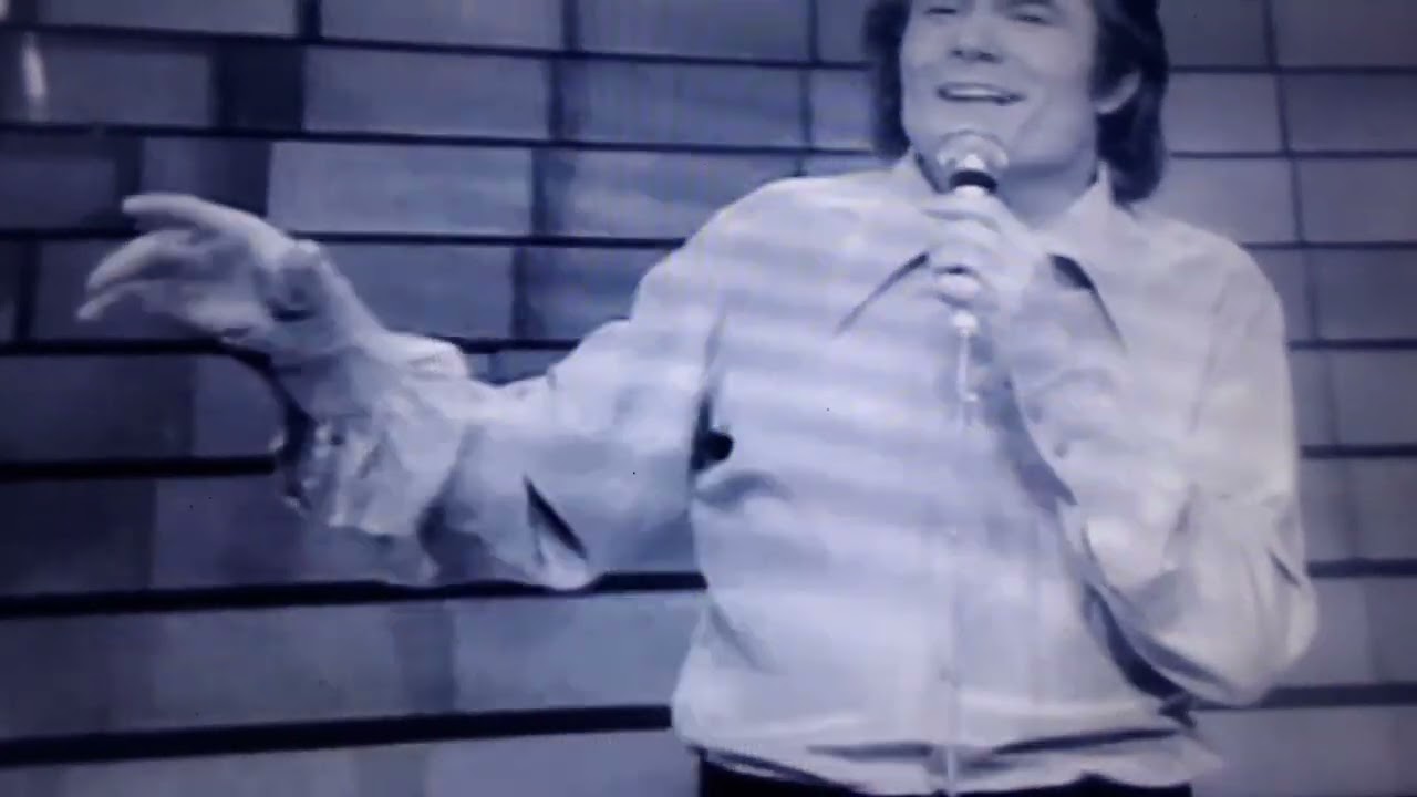 Alain Barrière, ça sent si bon la France, avec C Aznavour, S Darel, G Lux et B Coquatrix.....