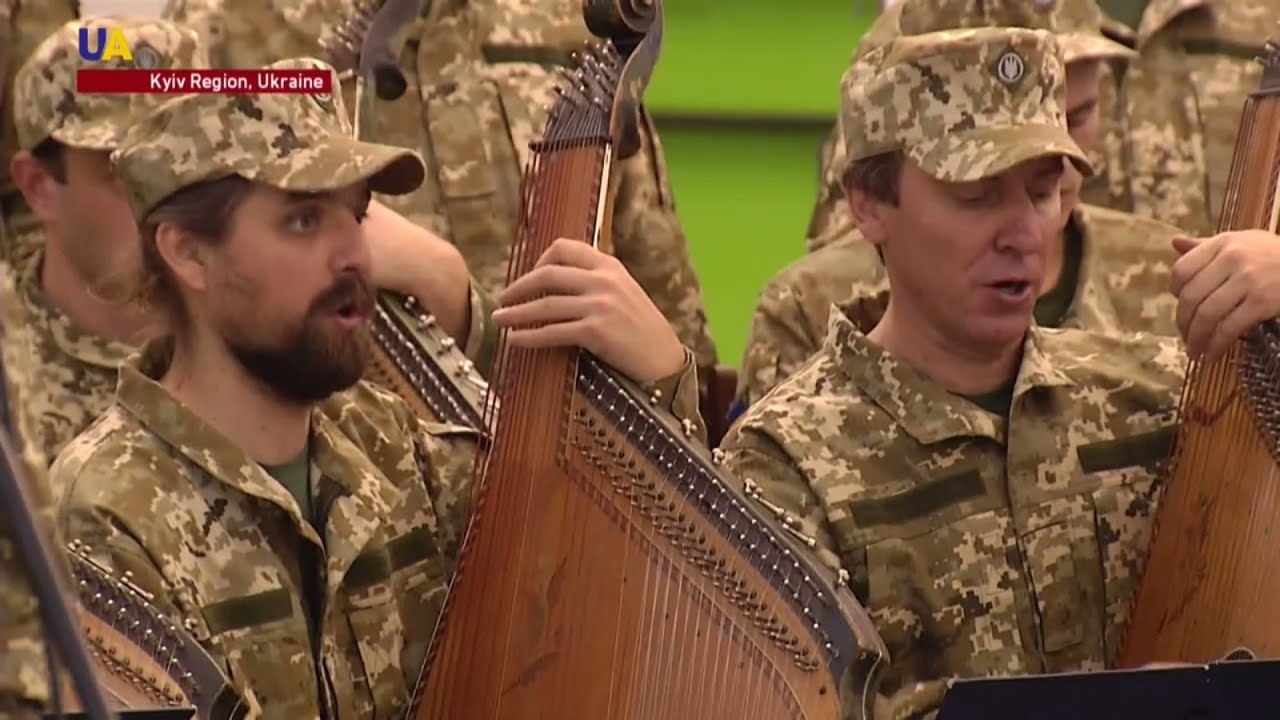 Ukrainian Bandurist Band Welcomes Airport Guests