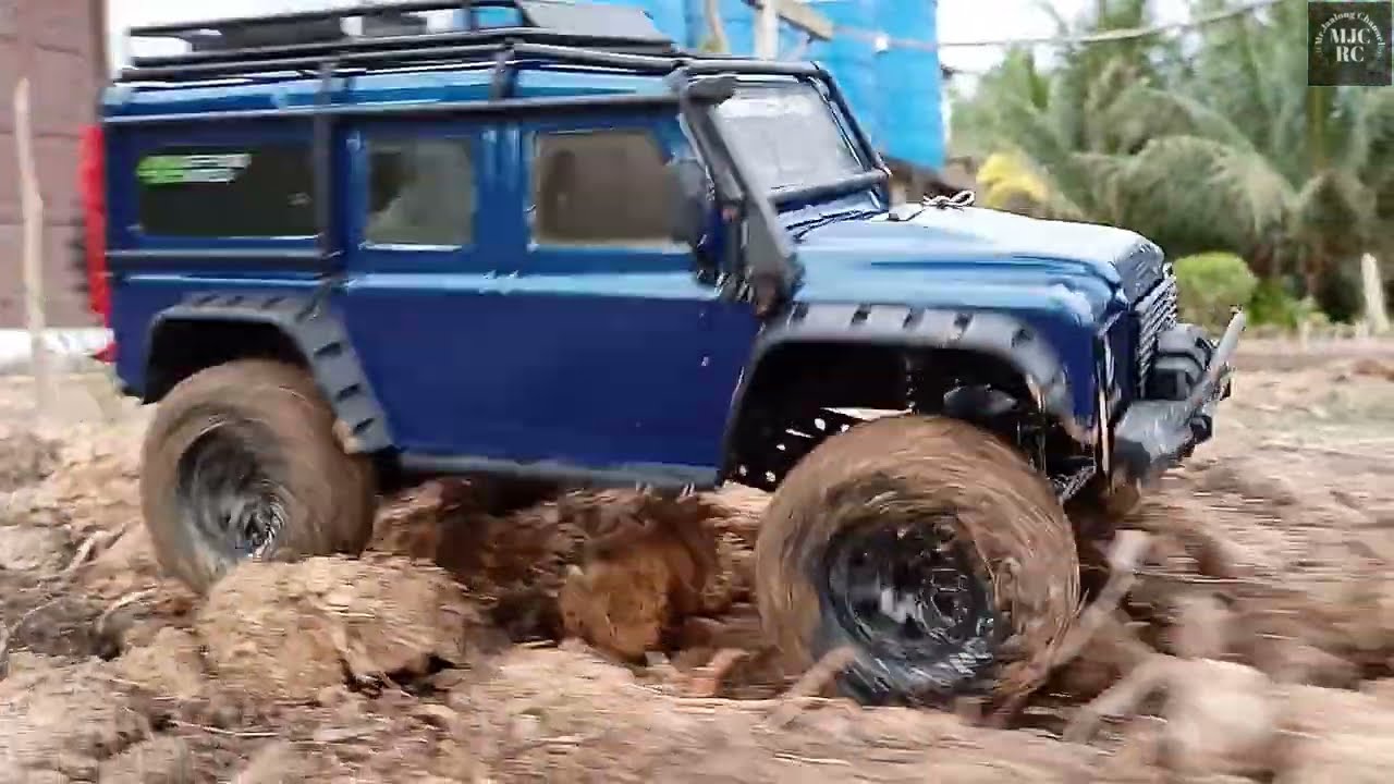 HB zp1002 offroad rc 4x4. Offroad this time with gobi😃 aggresive dog!