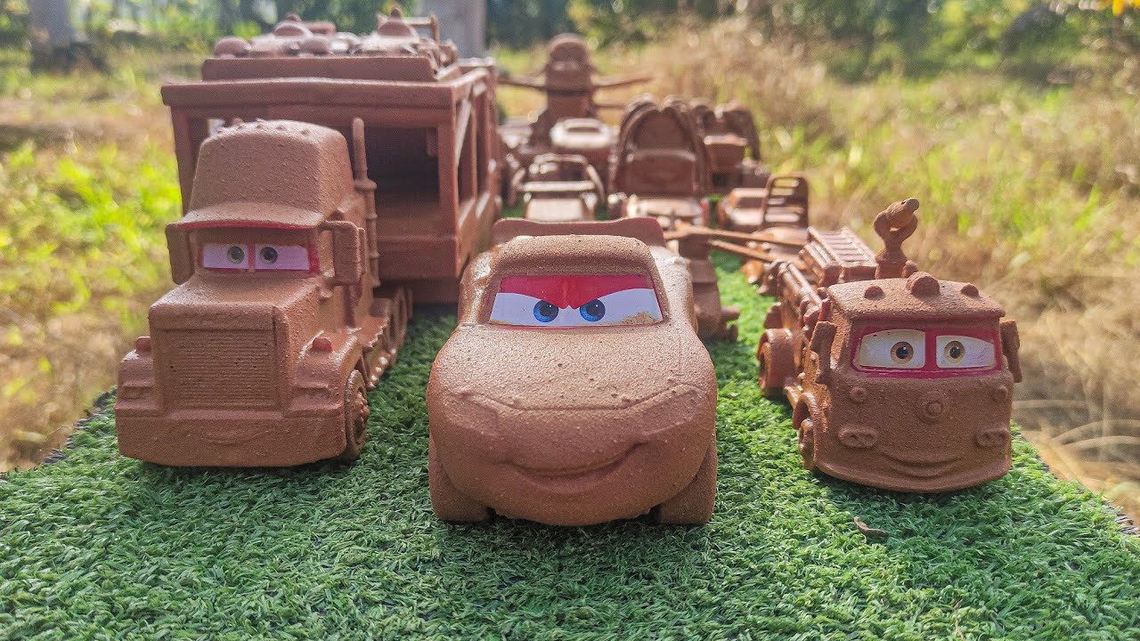 Clean up muddy minicars & disney car convoys! Play in the garden
