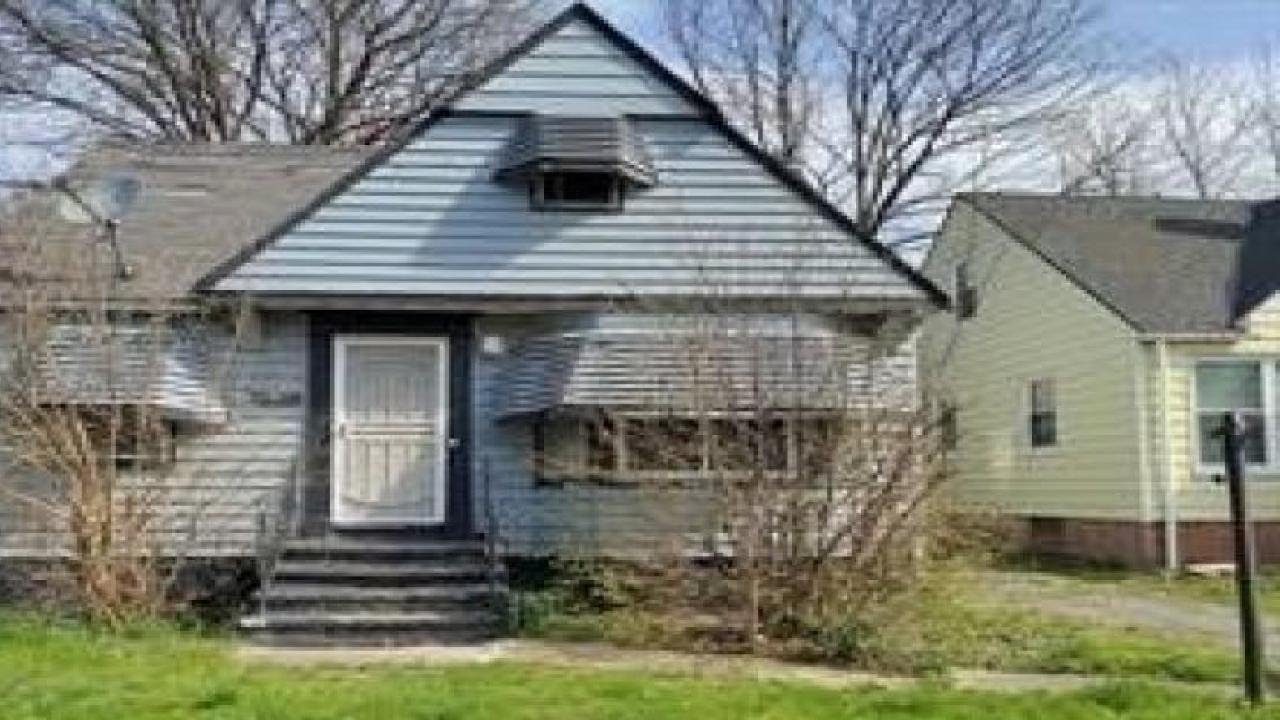 15915 Cloverside Avenue, Cleveland, OH Presented by Leilani Bowersock.