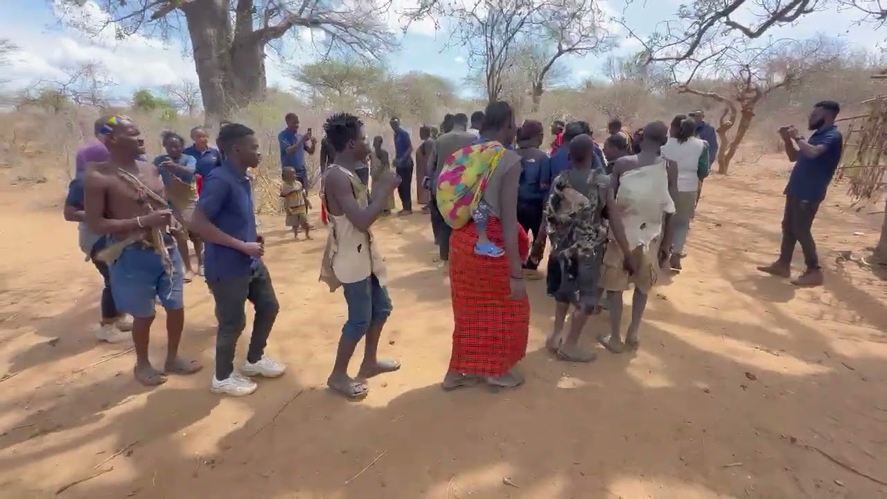 HILI NDILO KABILA LA WAIZABE ASILI YA WATU WA POLINI. TAZAMA WAKIIMBA NAKUCHEZA NGOMA ZAO🤓🤓