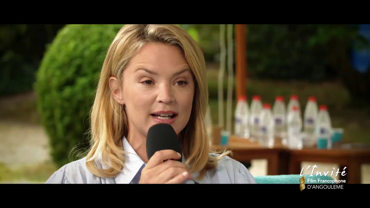 Virginie EFIRA : « Adieu les cons »
