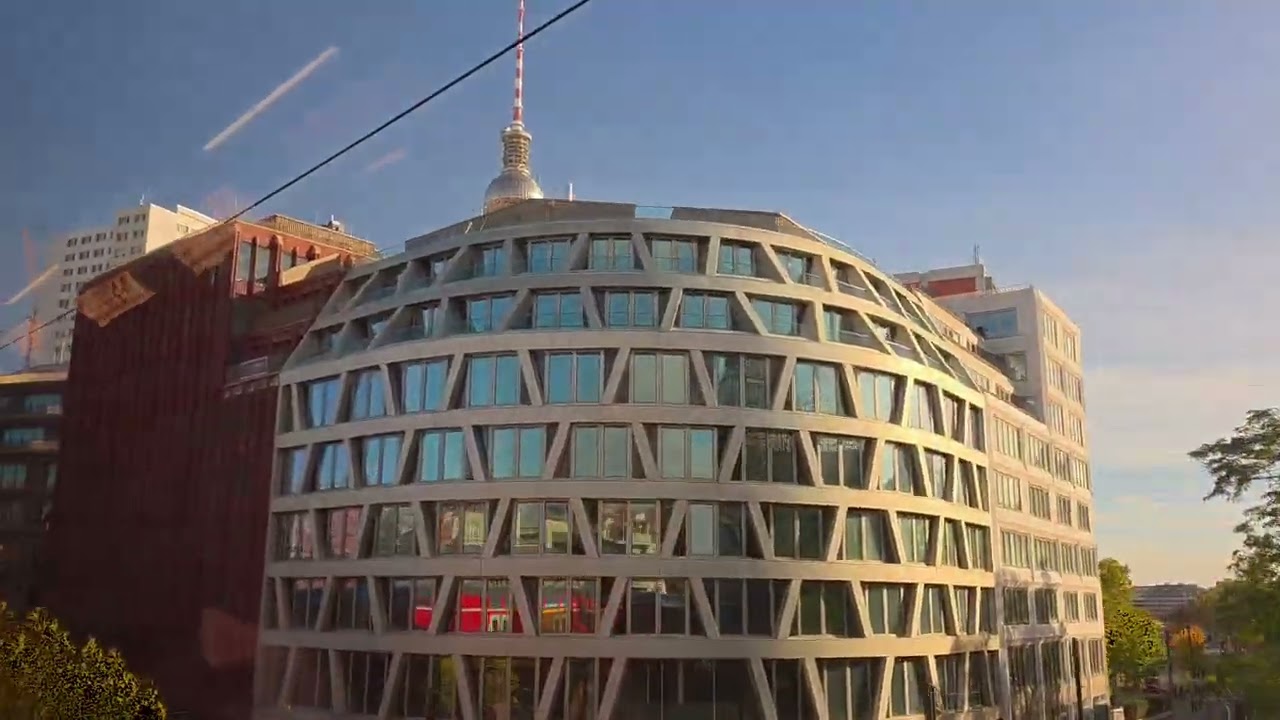 Berlin Friedrichstraße - Berlin Alexanderplatz #travel #bahn #train #bahnhof #germany #deutschland
