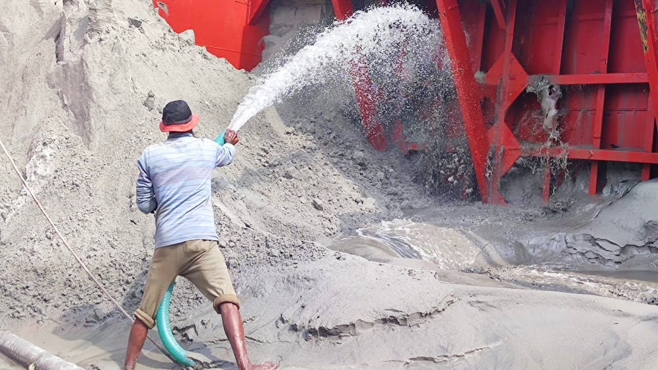 Incredible Worker vs Tons of Sand | High-Pressure Water Jet Unloading a Barge | Sand Flow Chronicles