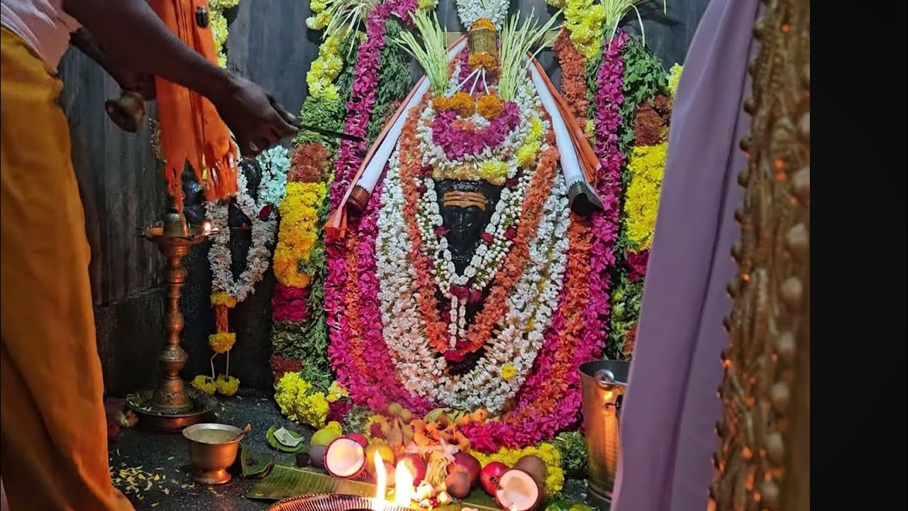 ಯಡಹಳ್ಳಿ ಶ್ರೀ ಸಿದ್ದೇಶ್ವರ ಸ್ವಾಮಿ ರುದ್ರಾಭಿಷೇಕ ಮತ್ತು ಬಸಪ್ಪನ ಪಾದ ಪೂಜೆ 