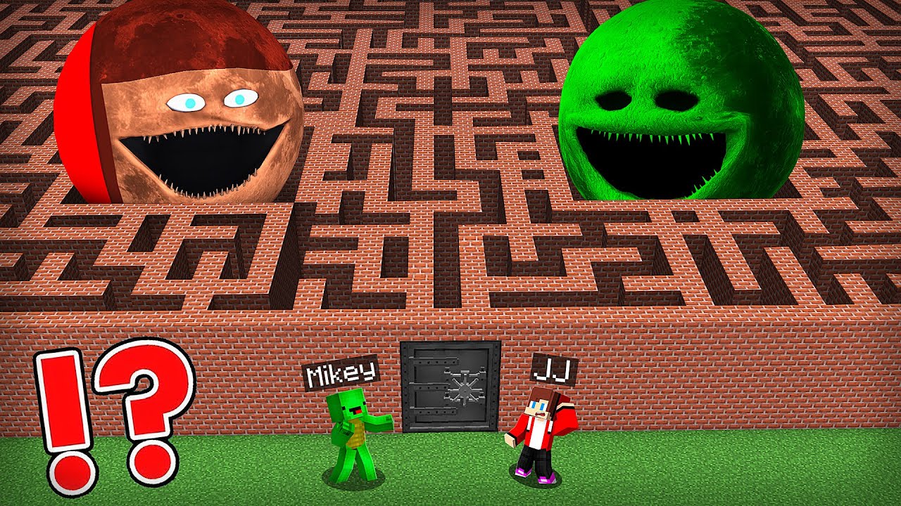 JJ and Mikey Escape from MOON WAKES UP MAZE in Minecraft Challenge - Maizen