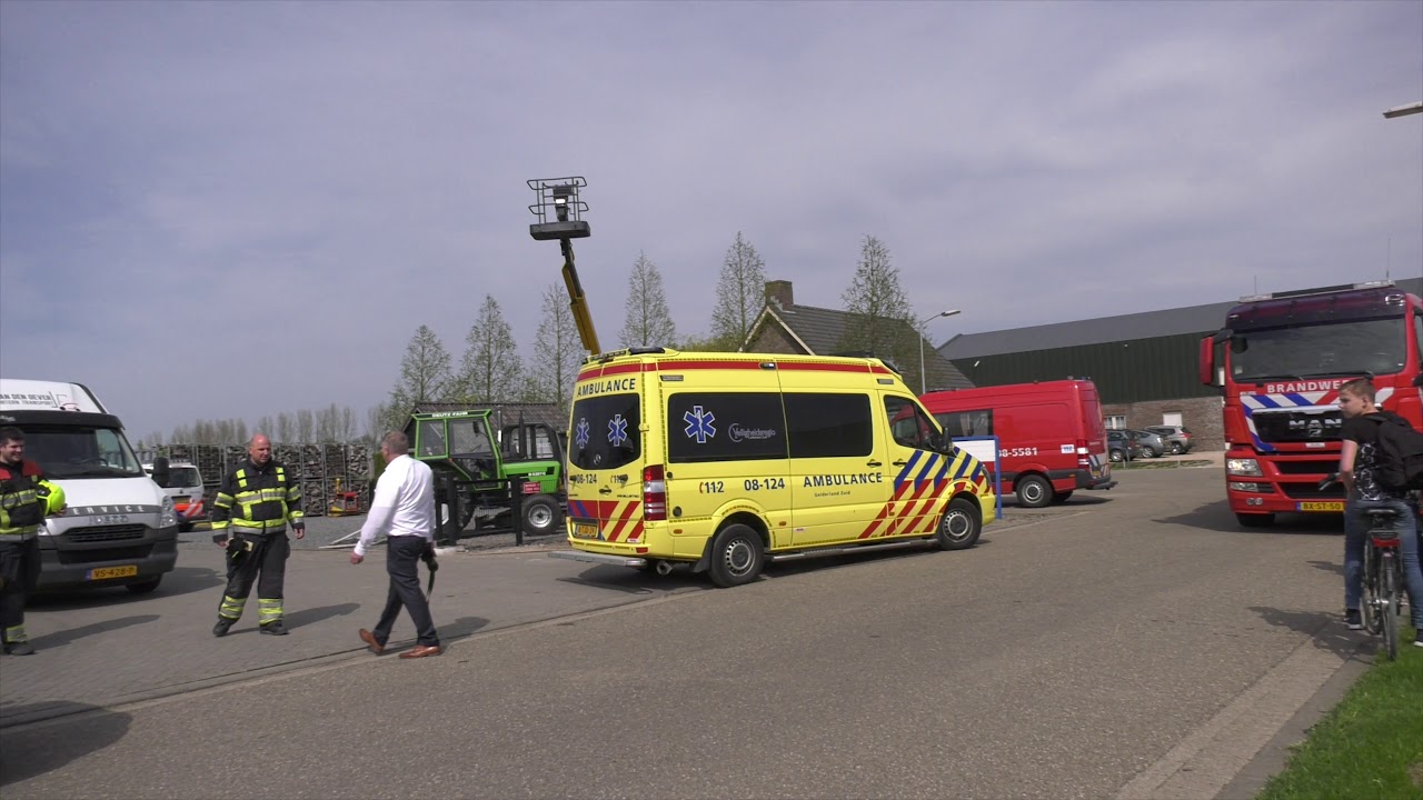 Man zit klem tussen heftruck en raakt gewond Nederhemert