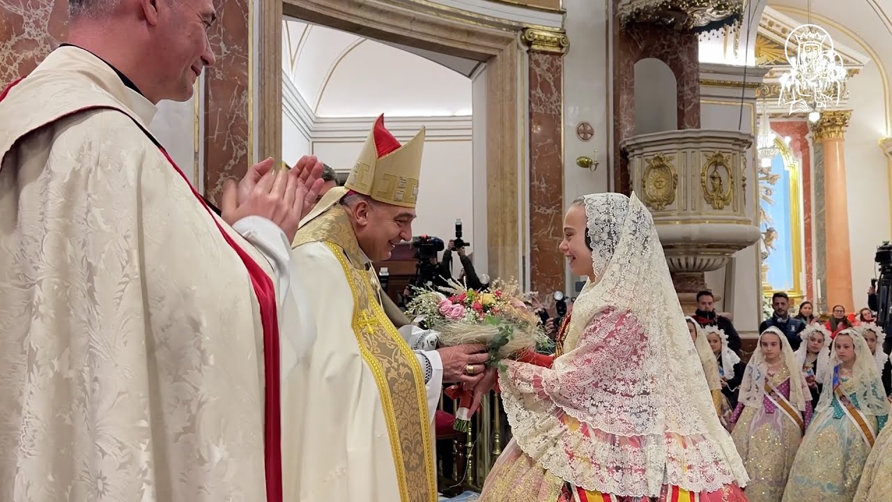 Ofrenda de la Fallera Mayor Infantil de Valencia, Lucía García a la Virgen de los Desamparados