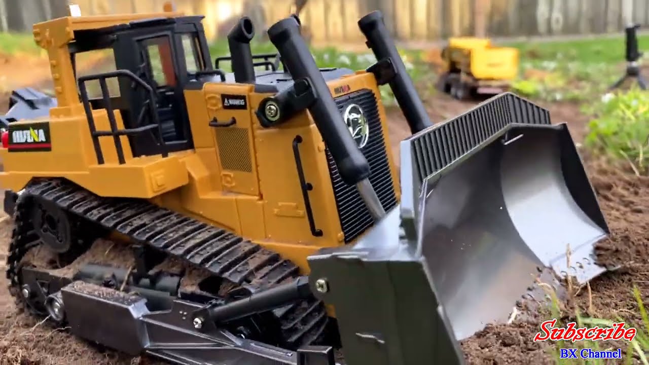 Huina 1569 RC bulldozer