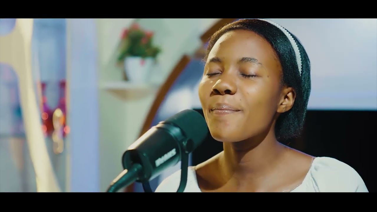 MARTHA MWAIPAJA cover JOYEUSE ENOCK __USILIYE ( official video)