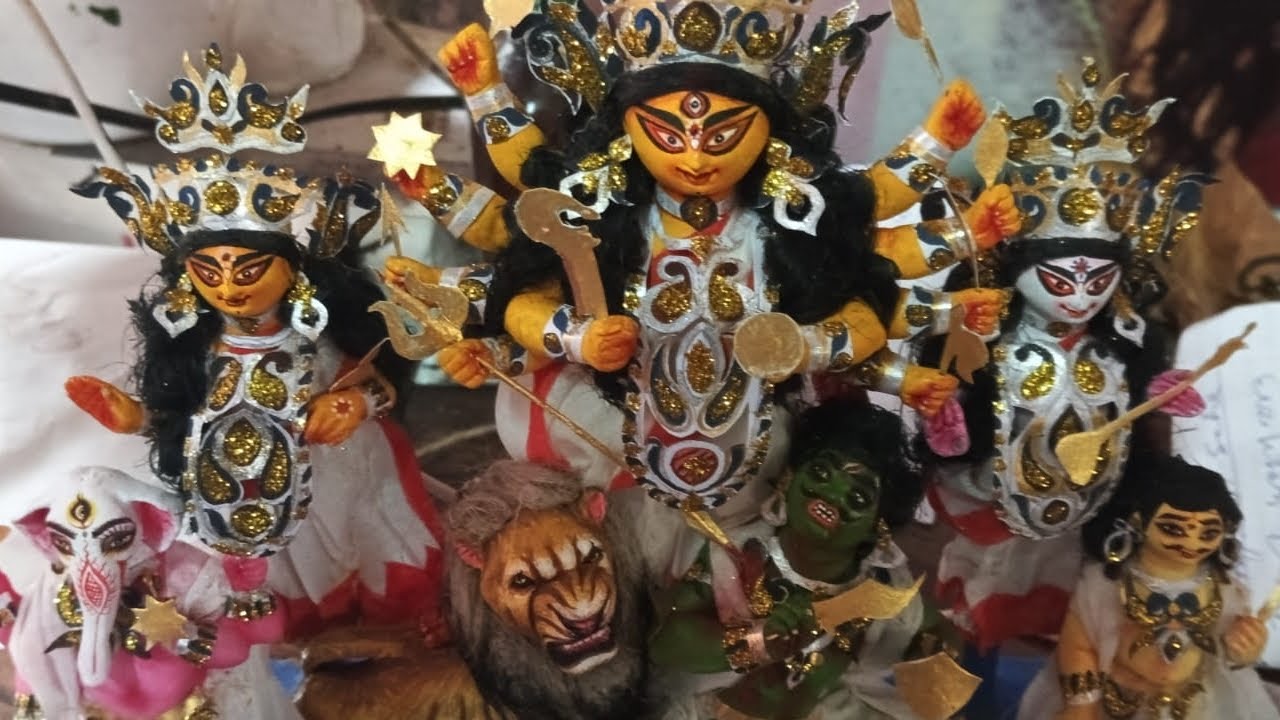 এক ফুটের ও ছোট মা দূর্গা দ্বিতীয় পর্ব। রং করা থেকে শেষ পর্যন্ত। ভালো লাগলে  লাইক কমেন্ট শেয়ার সাব