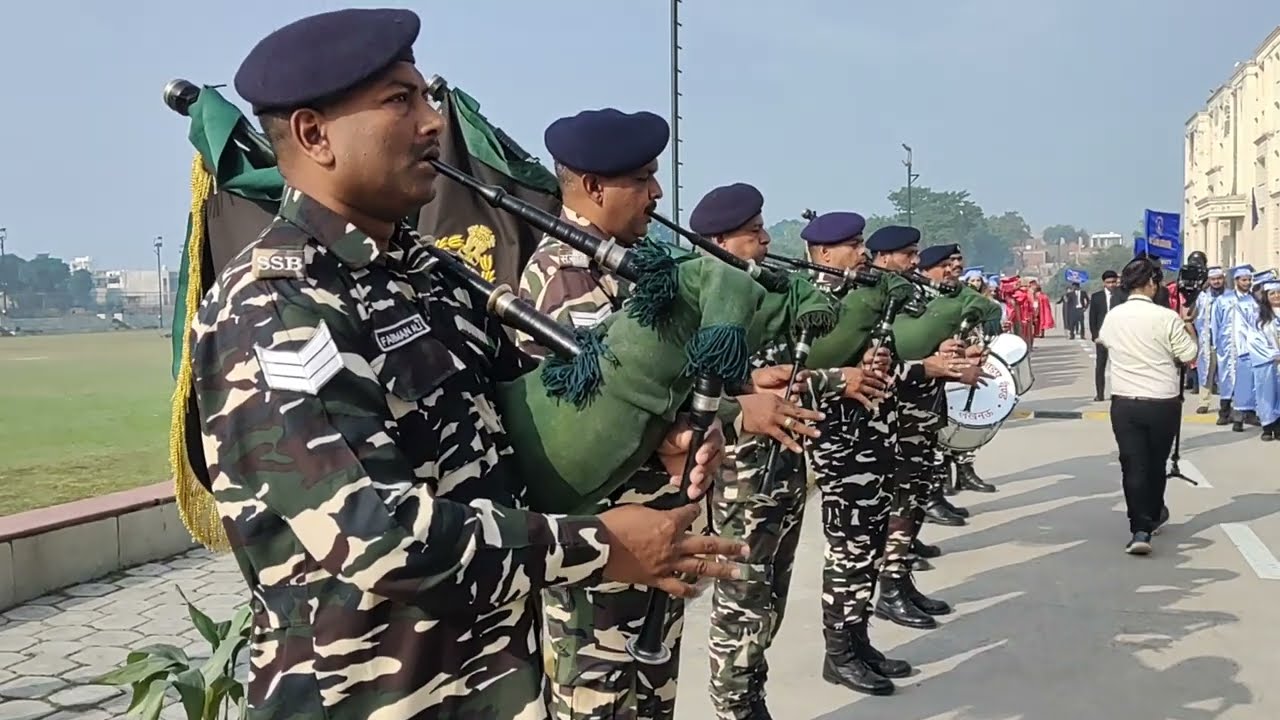 Ae Mere Vatan Ke Logon-SSB Jawans ( #The_Sashastra_Seema_Bal ) pipeband Team playing patriotic song.