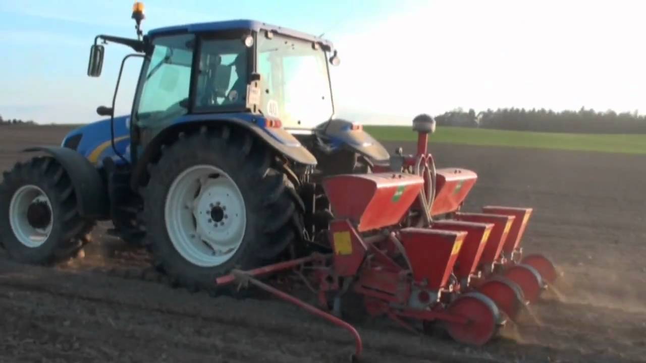 Wiosenne prace polowe- kukurydza. [ New Holland t 5060 + Becker aeromat ]