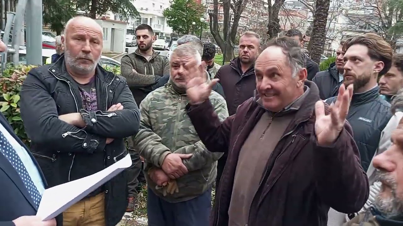 Οι αγρότες των τριών μπλόκων παραδίνουν επιστολή αιτημάτων στον Αντιπεριφερειάρχη Πέλλας Ι.Τζαμτζή